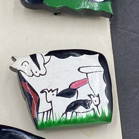 Vintage Set of 6 Cow Button Covers Black White Pink Wood NEW Funny - Picture 8 of 14